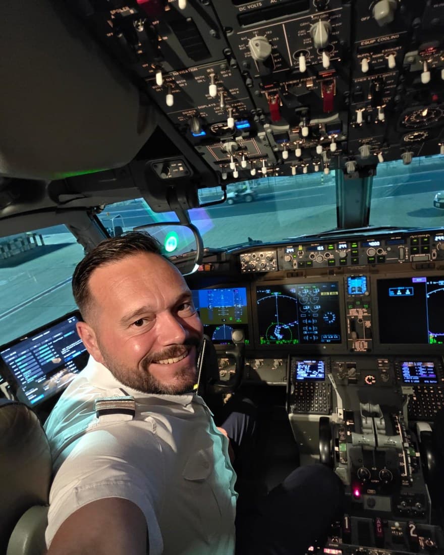 JP Vanderhart, founder of Crewlife, in the flight deck of a Boeing 737